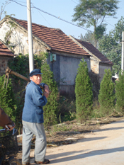 A good novel draws me in...